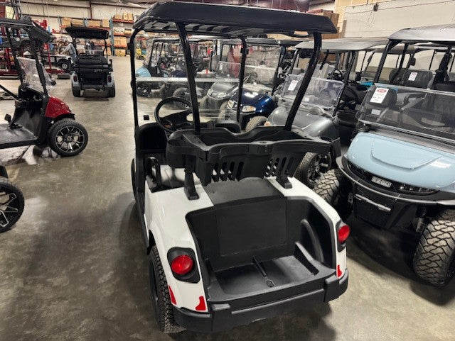 2024 E-Z-GO Valor 2 Gas EX1