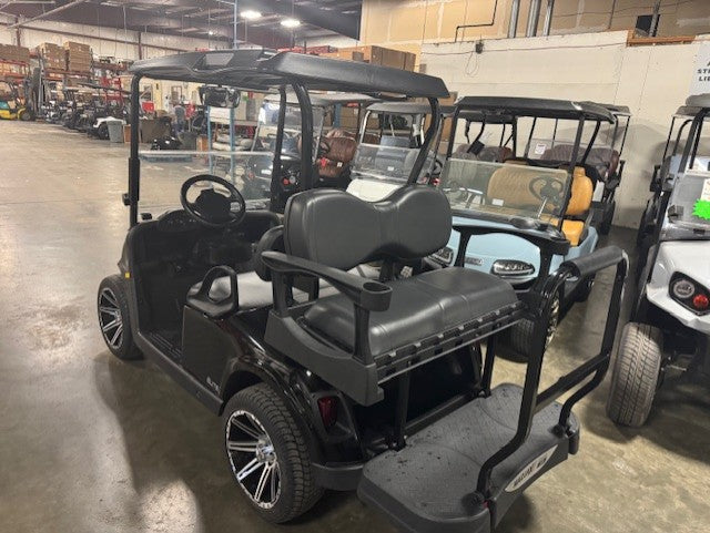2018 E-Z-GO RXV Elite