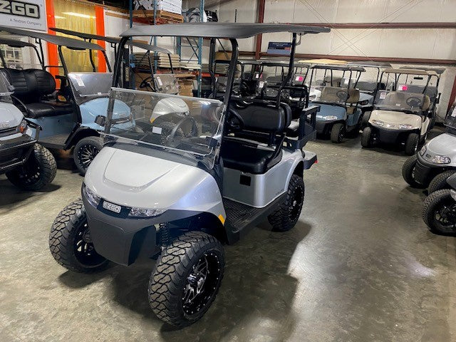 2024 E-Z-GO Valor 4 Lifted Gas