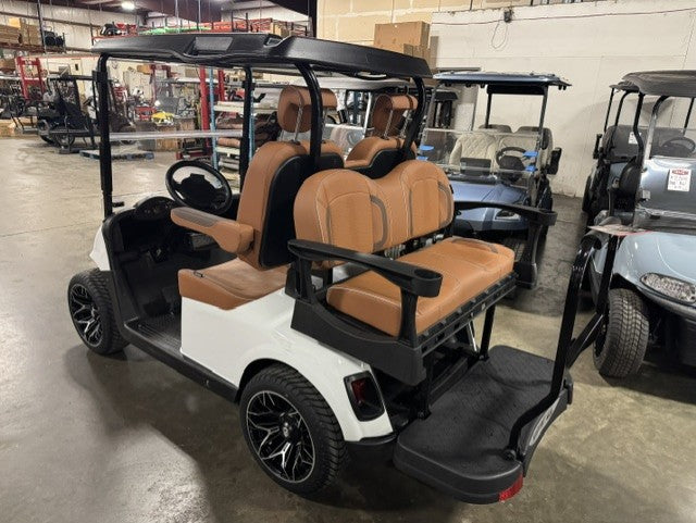 2022 E-Z-GO RXV Elite