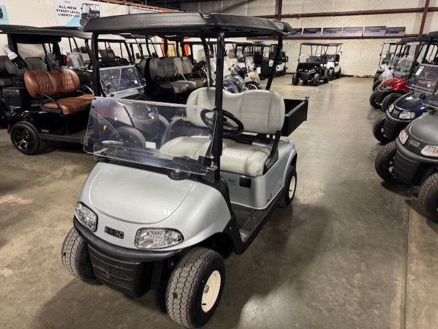 2020 E-Z-GO RXV Gas EFI