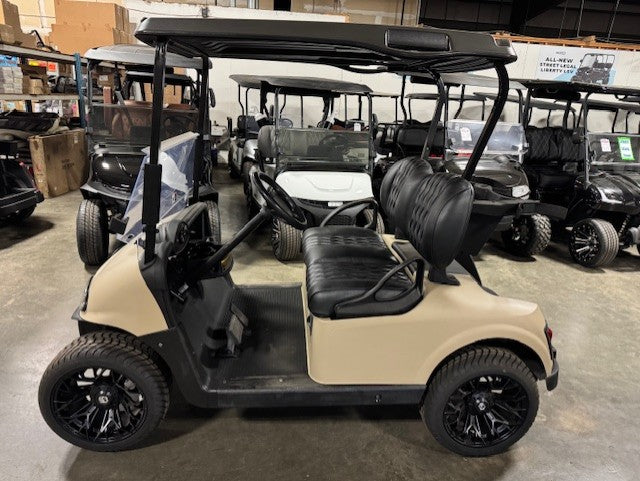 2020 E-Z-GO RXV Elite