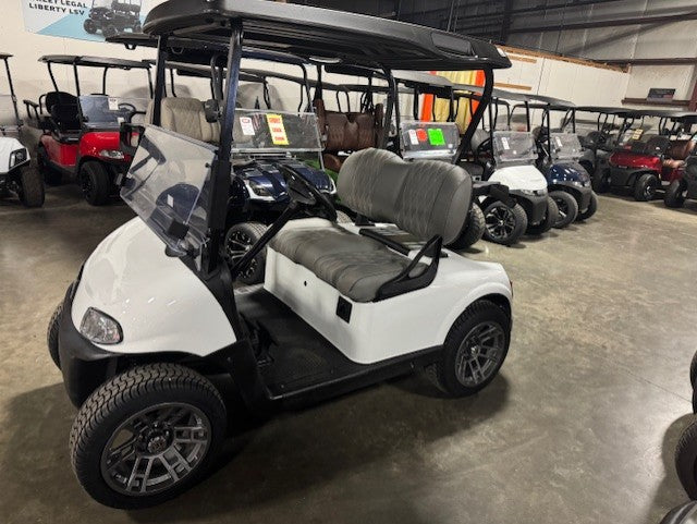 2022 E-Z-GO RXV Elite