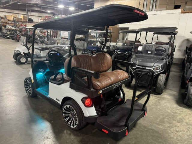 2027 E-Z-GO RXV 4 Freedom ST Elite Lithium