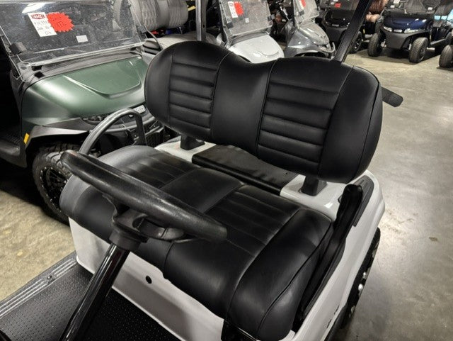 2022 E-Z-GO RXV Elite