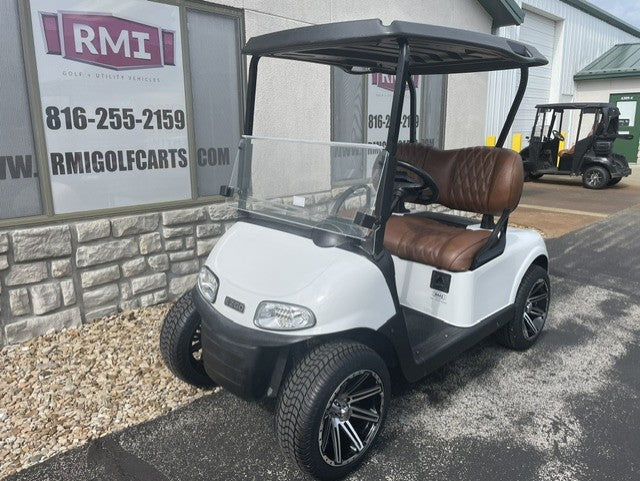 2021 E-Z-GO RXV Elite