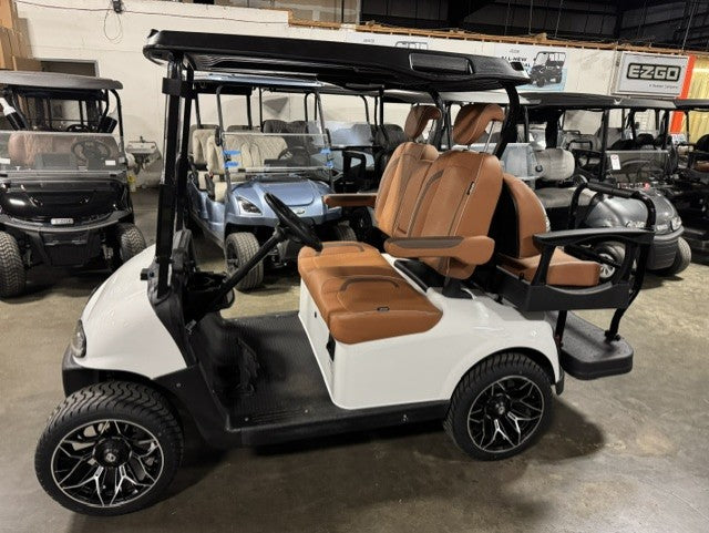 2022 E-Z-GO RXV Elite