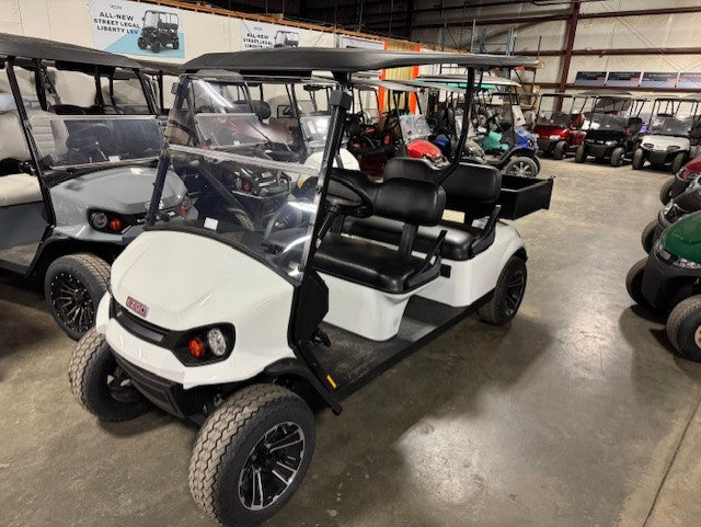 2025 E-Z-GO Valor 6 Lithium Utility
